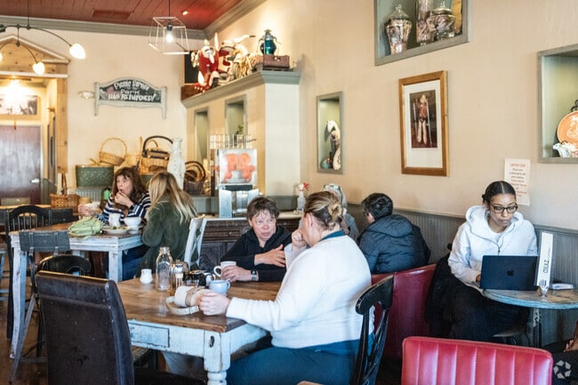 Sideboard in the Reliez Valley Area offers cozy vibes and delicious comfort food favorites.