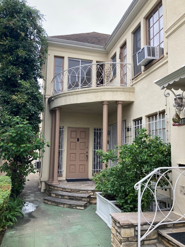 6176 W Olympic Blvd unit 1, Los Angeles, CA 90048 - photo 3