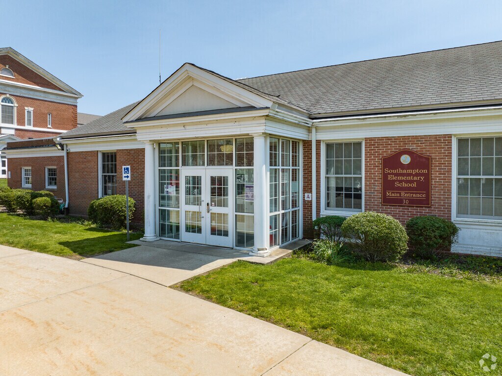 The entrance to Southampton Elementary School.