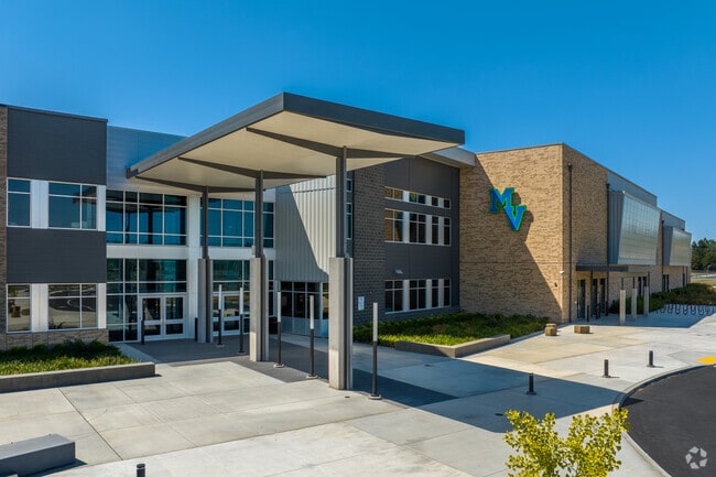 Mountain View Highschool main entrance.
