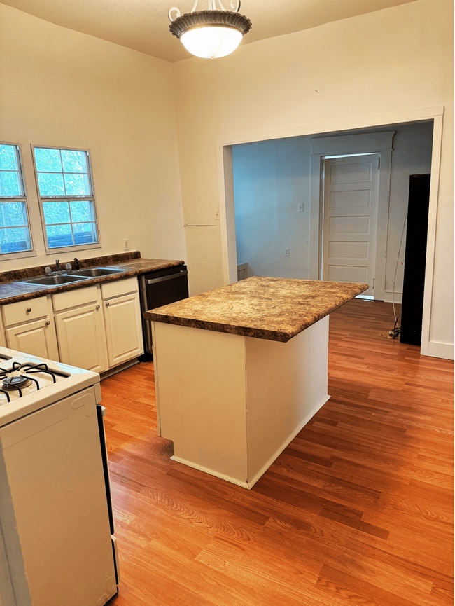 1005 Ward St, Marlin, TX 76661 - photo 2