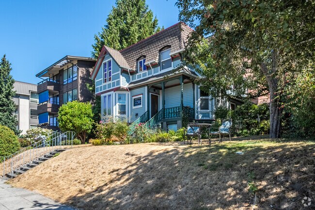 Seattle's Eastlake neighborhood features Tudors, Craftsmans as well as modern constructions.