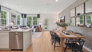 32 Reagan Rd, Runnemede, NJ 08078