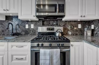 908 Woodcliff Dr, Atlanta, GA 30350