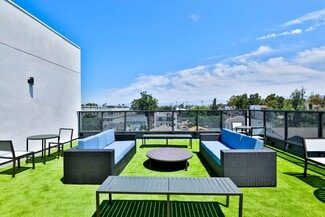 1073 W Exposition Blvd, Los Angeles, CA 90007
