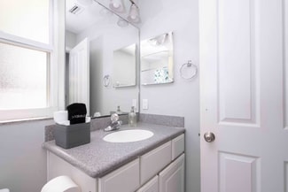 111 NW 24th St, Gainesville, FL 32607