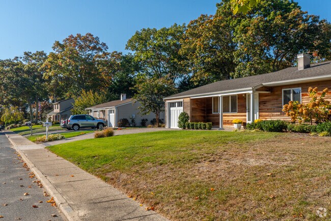Cozy single family homes are replete throughout Smithtown.