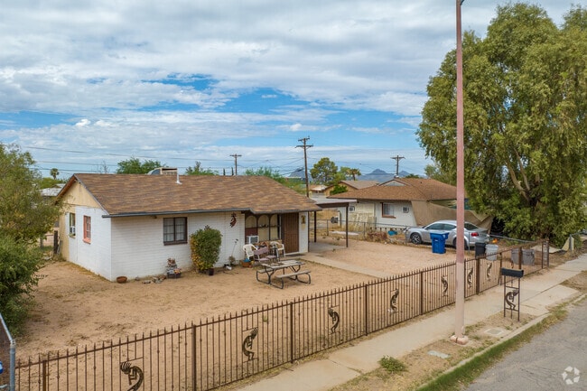 Some residents choose to have unique artwork on their gates in Las Vistas.