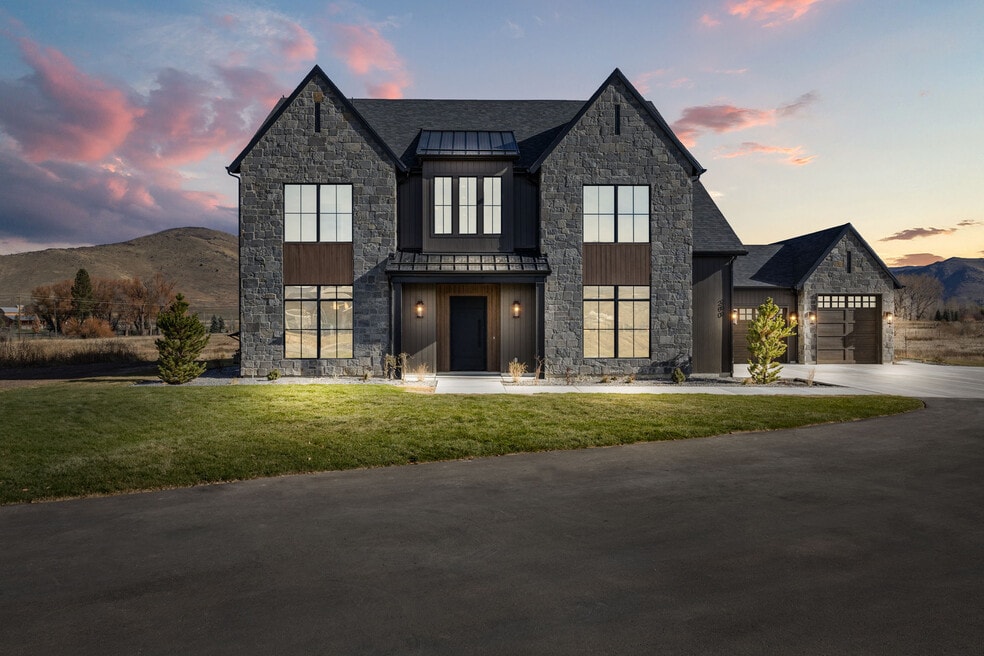 260 S 7900 E, Huntsville, UT 84317 - photo 1