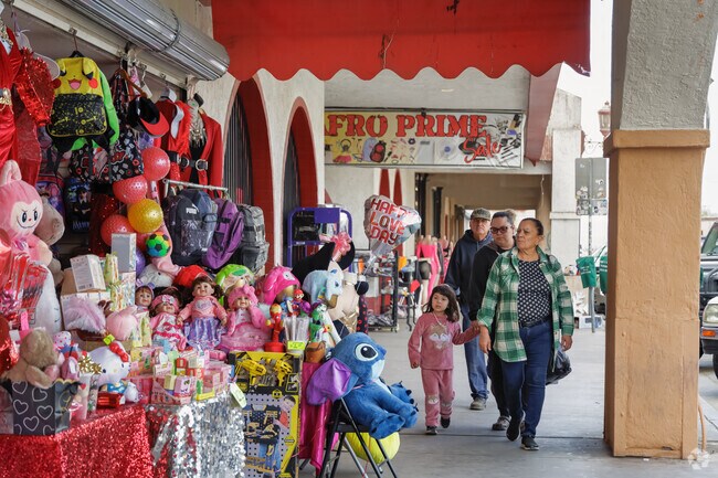 Downtown Calexico offers local markets, fast food, and a variety of authentic Mexican restaurants.