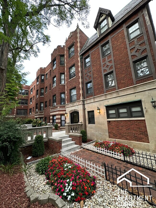 373 Hazel Ave unit B2, Glencoe, IL 60022 - photo 3