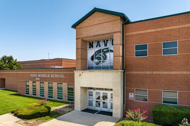 Navo Middle School in Aubrey focuses on academic excellence and community involvement.