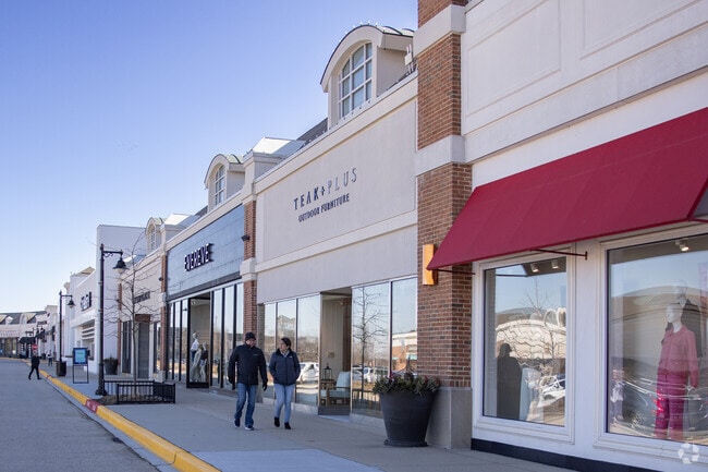 Deer Park Town Center brings in visitors from around the area.