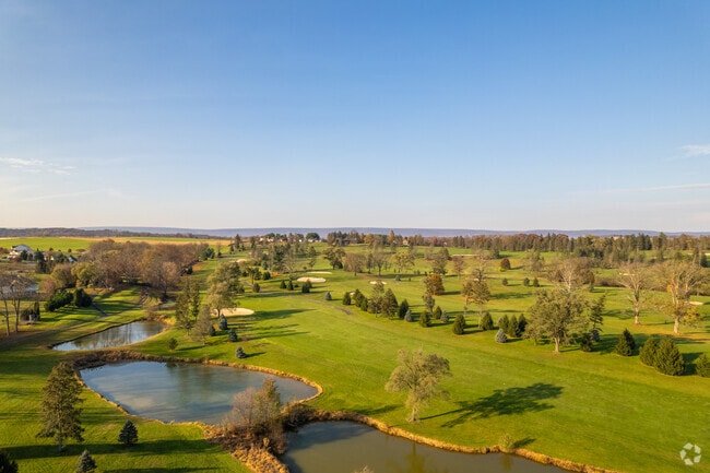 Heidelberg Country Club in North Heidelberg has a beautiful golf course and facilities.