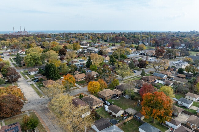 Marquette Highlands is a suburban neighborhood in Waukegan, IL.