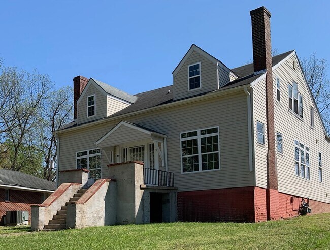 1219 Grace Ave unit C, Burlington, NC 27217 - photo 2