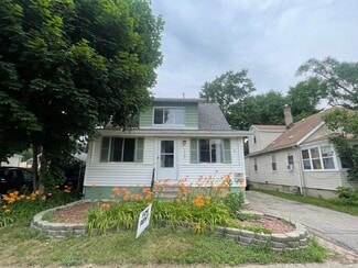 1141 E Bernhard Ave, Hazel Park, MI 48030