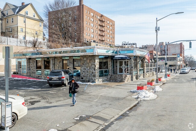 The Broadway Diner is a classic diner set in the heart of McLean Heights.