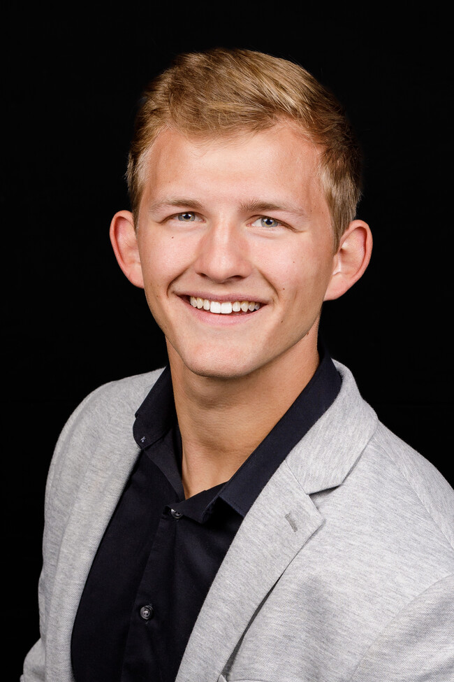 Agent Photo