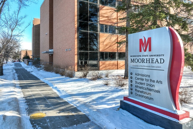 Minnesota State University has a large Campus in Moorhead.