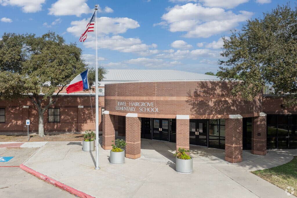 Hairgrove Elementary School, Rankings & Reviews - Homes.com