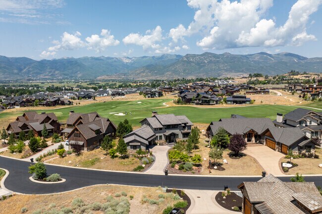 Homes in Heber enjoy resort style amenities like the Jack Nicklaus Signature Golf Course.