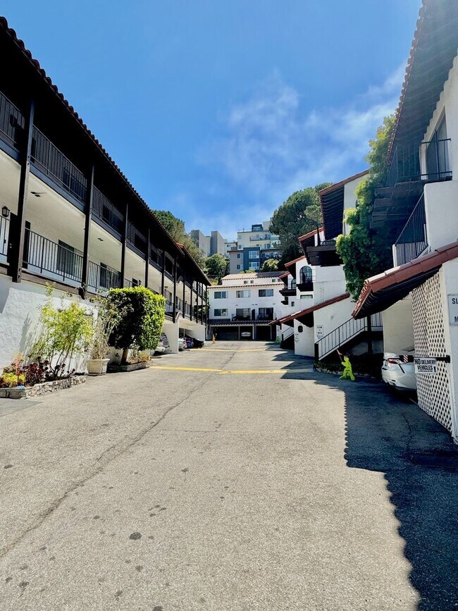 Peninsula Villas, Rancho Palos Verdes, CA 90275 - photo 3