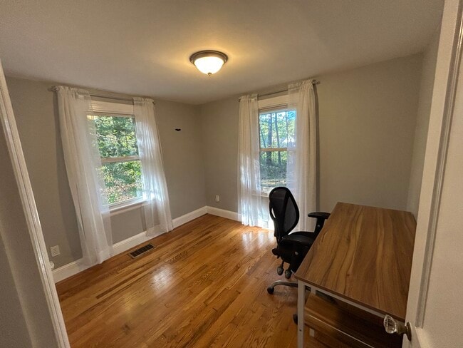 8 Pine Rd, Falmouth, ME 04105 - photo 7