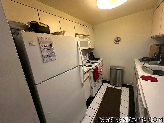 Claridge House Condominiums unit 505, Brighton, MA 02135 - photo 2