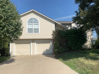 17151 King Ct, Gardner, KS 66030