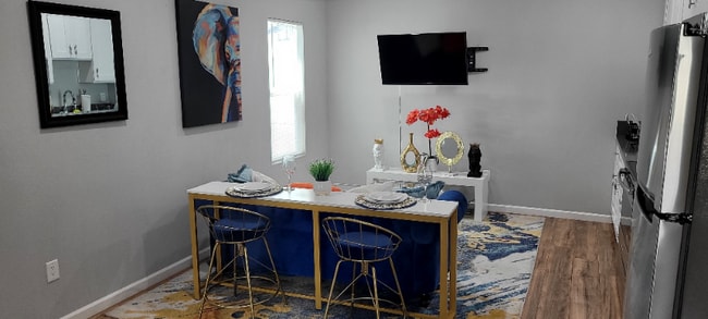 532 Cesar e Chavez Pkwy unit B, San Diego, CA 92113 - photo 2