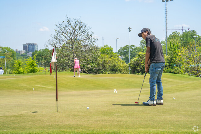 Bobby Jones Golf Course is where the golfers of Peachtree Hills go to play.