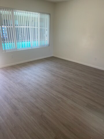 2232 E Lenita Ln unit B, Santa Ana, CA 92705 - photo 2