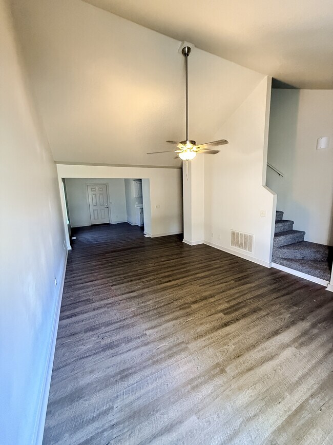 507 W Briarbrook Ln, Carl Junction, MO 64834 - photo 2