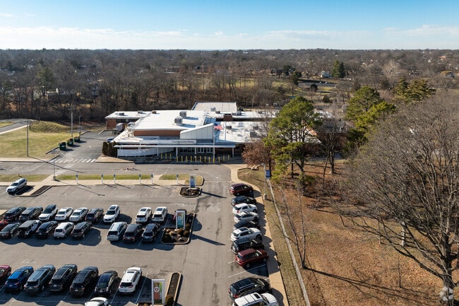 Long Elementary School in Crestwood, MO offers various activities for students.