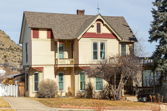 There are some larger homes in Trinidad, and some newer builds too.