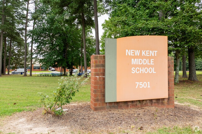 New Kent Middle School earns a B-minus grade from Niche.
