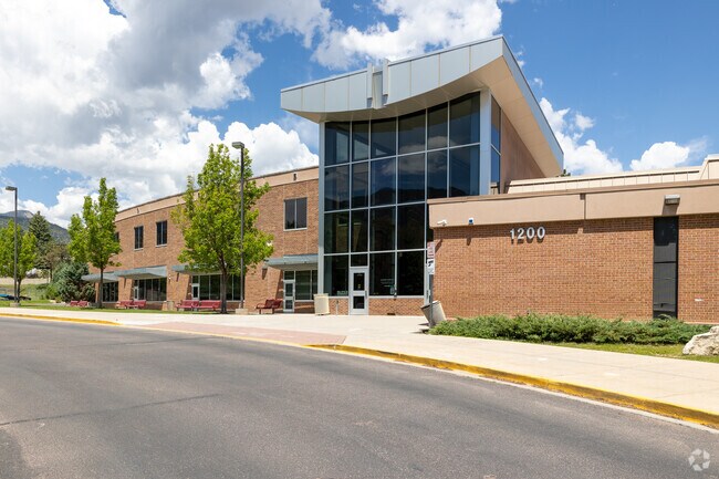 Cheyenne Mountain Junior High School has 557 students.