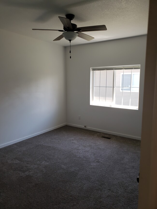 1637 5th St, Nevada, IA 50201 - photo 6