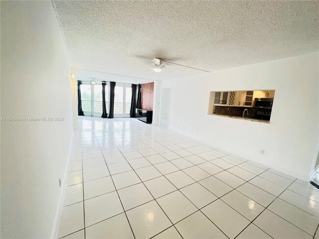 1830 Sabal Palm Dr, Davie, FL 33324 - photo 6