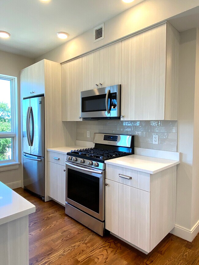 15 Everett St Unit 1-501, Boston, MA 02134