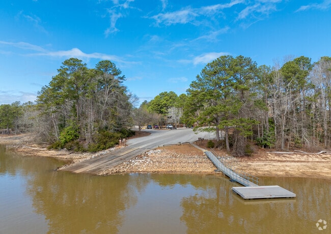 West Point Lake boasts a variety of boat ramps, with the Yellowjacket Boat Ramp in LaGrange standing out as a prime destination for boating enthusiasts.