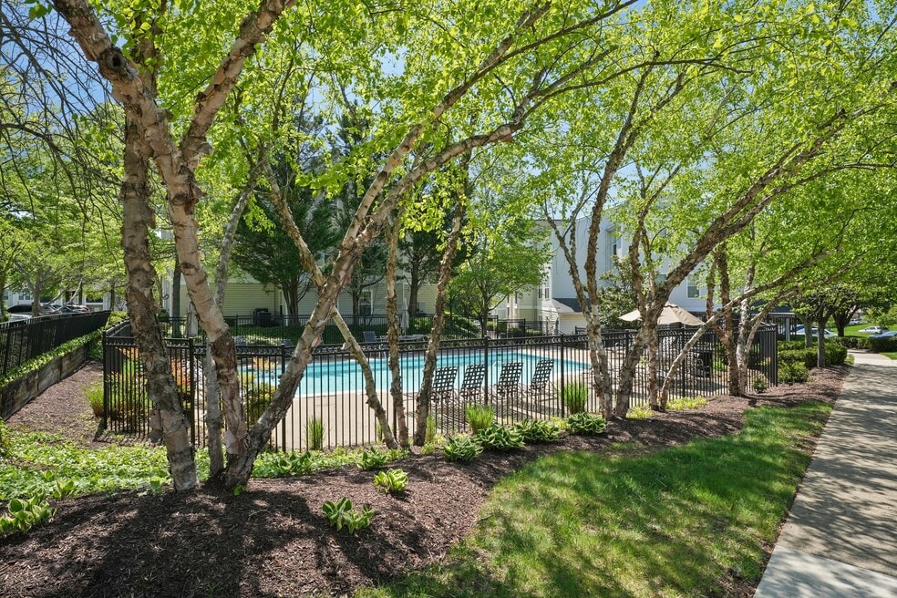 Glen Ridge Commons Apartments, Woodbridge, VA 22193 - photo 1