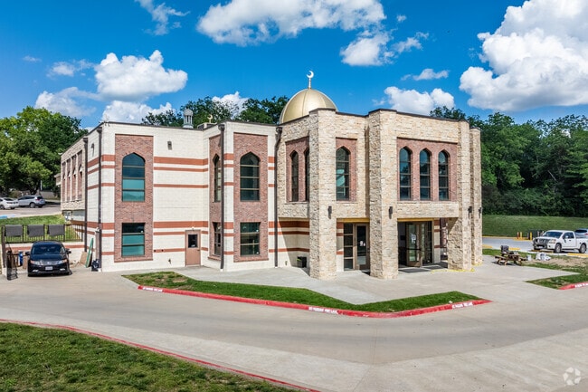 Islamic School of Greater Kansas City servers the Hickman mills South community.