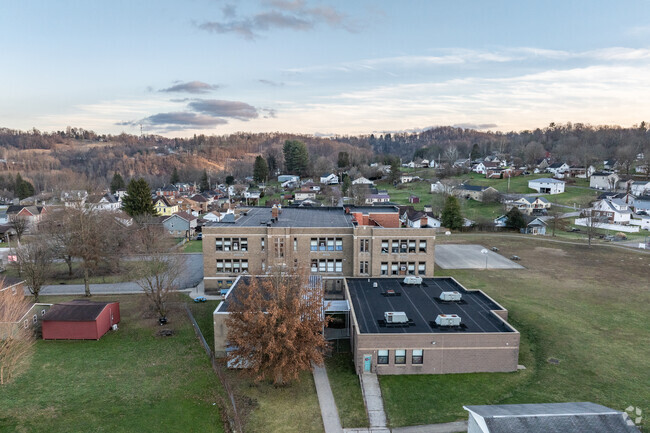 Barrackville Elementary/Middle School is an above average public school in Marion County.