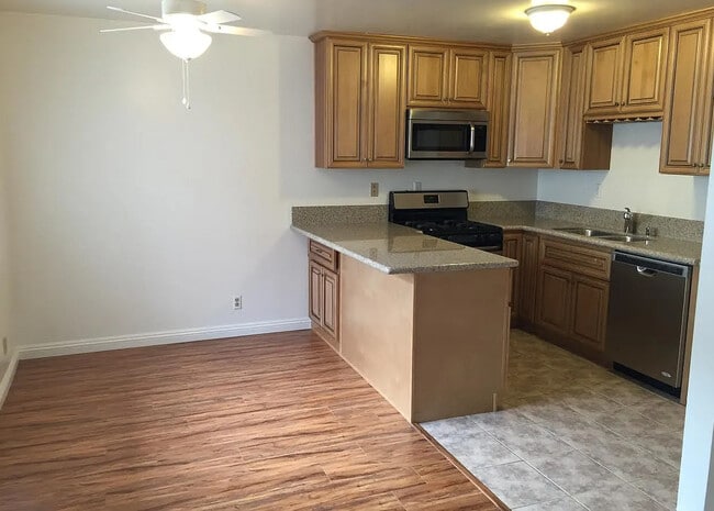 2115 Mathews Ave, Redondo Beach, CA 90278 - photo 2