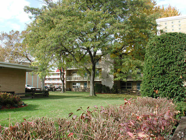 Forest Glen Apartments, La Grange Park, IL 60526 - photo 2
