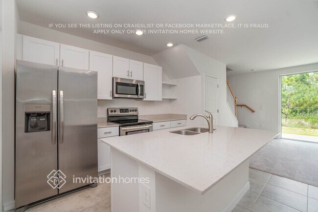 7169 Greenwood Park Cir, Fort Myers, FL 33967 - photo 5