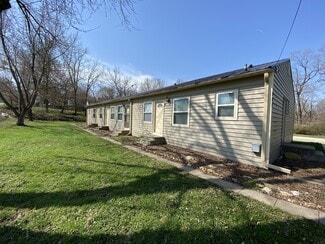 904 Luster Ln, Des Moines, IA 50315