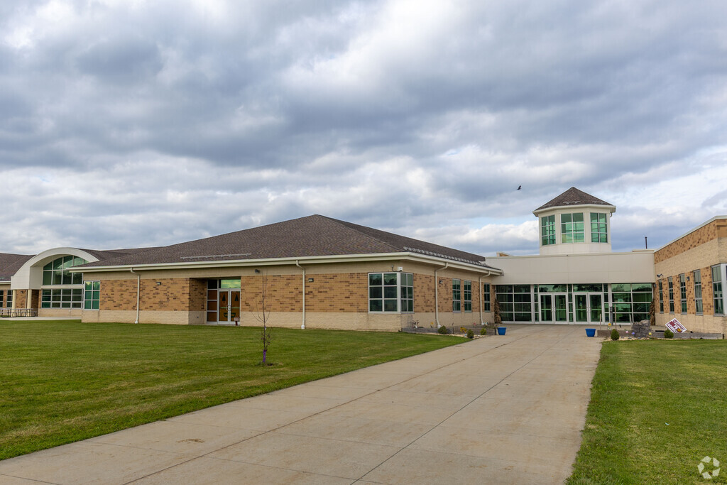 Pymatuning Valley Middle School provides education in the neighborhood of 
Ashtabula County.